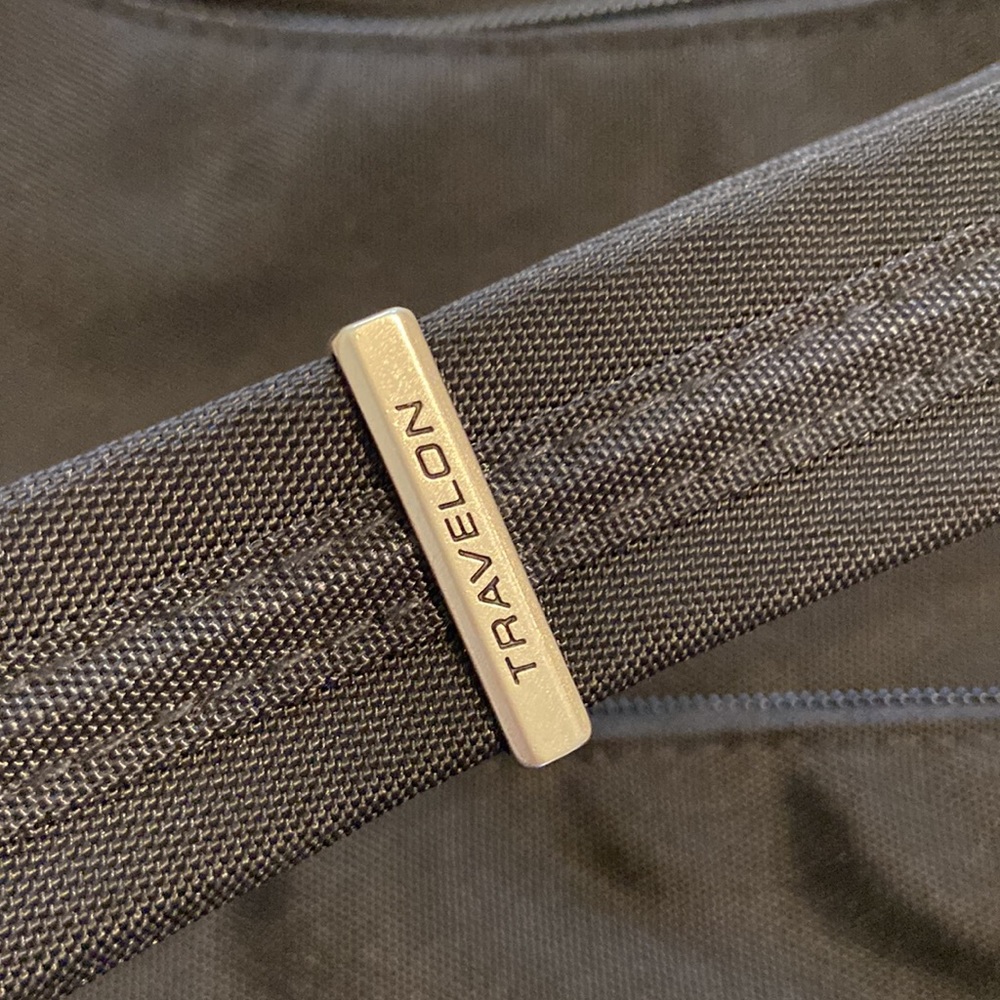 Travelon Nylon Crossbody Bag excellent condition black color - Picture 4 of 16